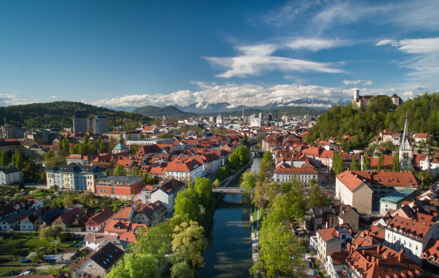 20160421 Ljubljana dron foto STA vir MOL 23
