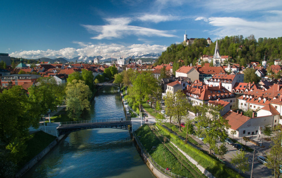 20160421 Ljubljana dron foto STA vir MOL 9