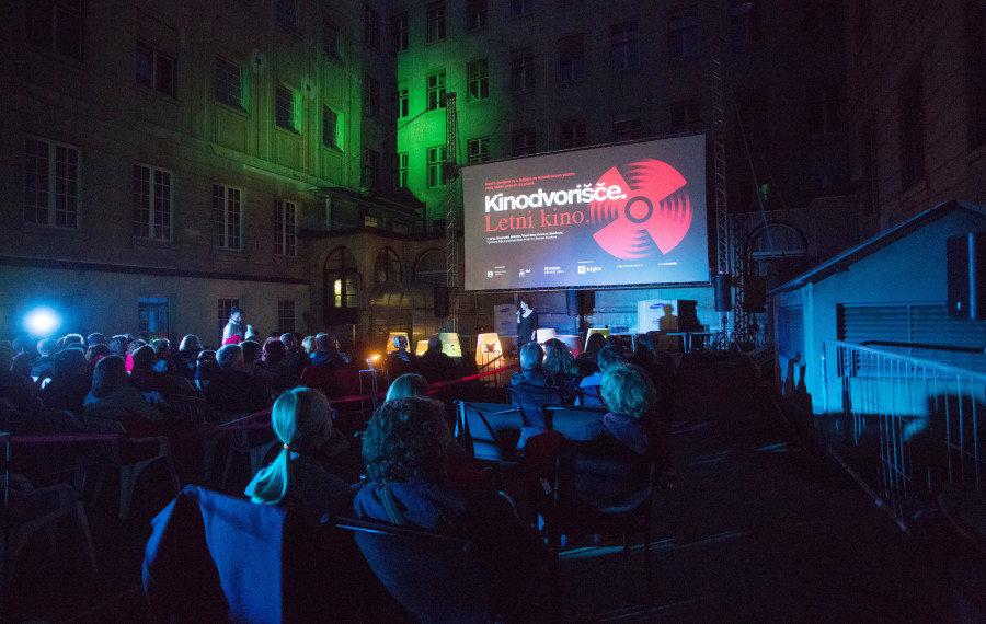 Kinodvorisce Foto: Nada Žgank, Kinodvor