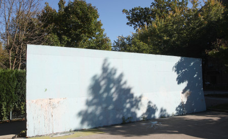 20201008 grafitno mesto OS Trnovo zid ob parkiriscu nrovan 002