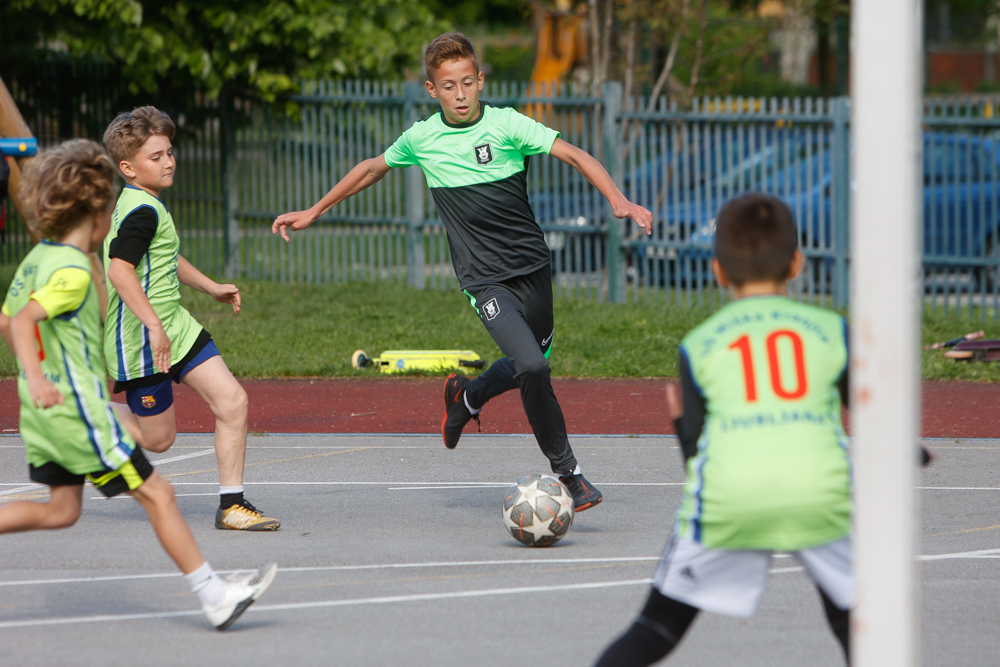 20210517 predaja nogometne zoge cs dravlje nrovan 010