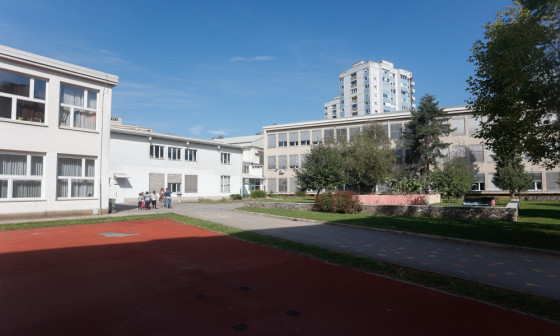 zunanjost OŠ Savsko naselje 