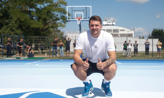 Luka Dončić na sredini svojega igrišča