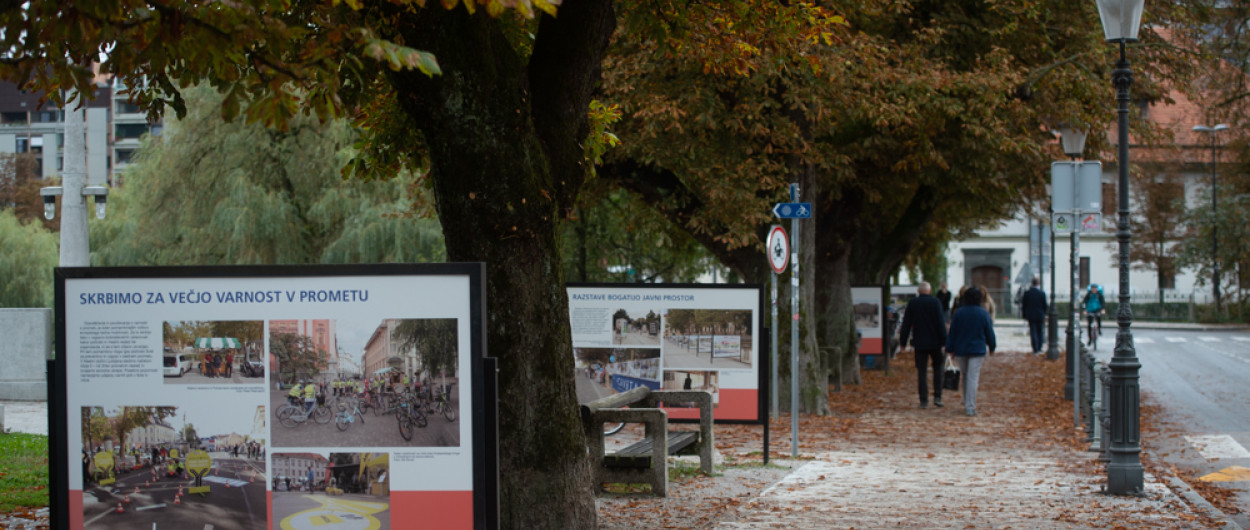 Fotografska razstava 20 let ETM na Krakovskem nasipu. Foto: A. Petkovšek