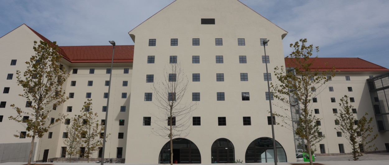 zunanjost galerije Cukrarna