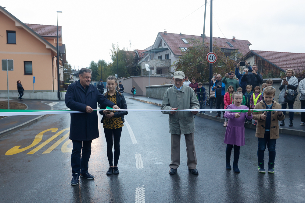20211022 otvoritev prenovljene ceste skozi Smartno novan 031