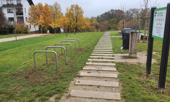 stojala za kolesa na Grbi