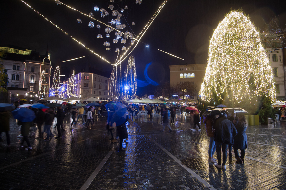 20211126 praznicna osvetlitev apetkovsek 004
