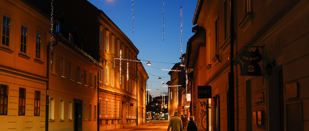 osvetljena ulica