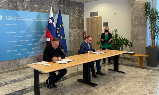 Podpis sporazuma med MzI in MOL arhiv MOL 3