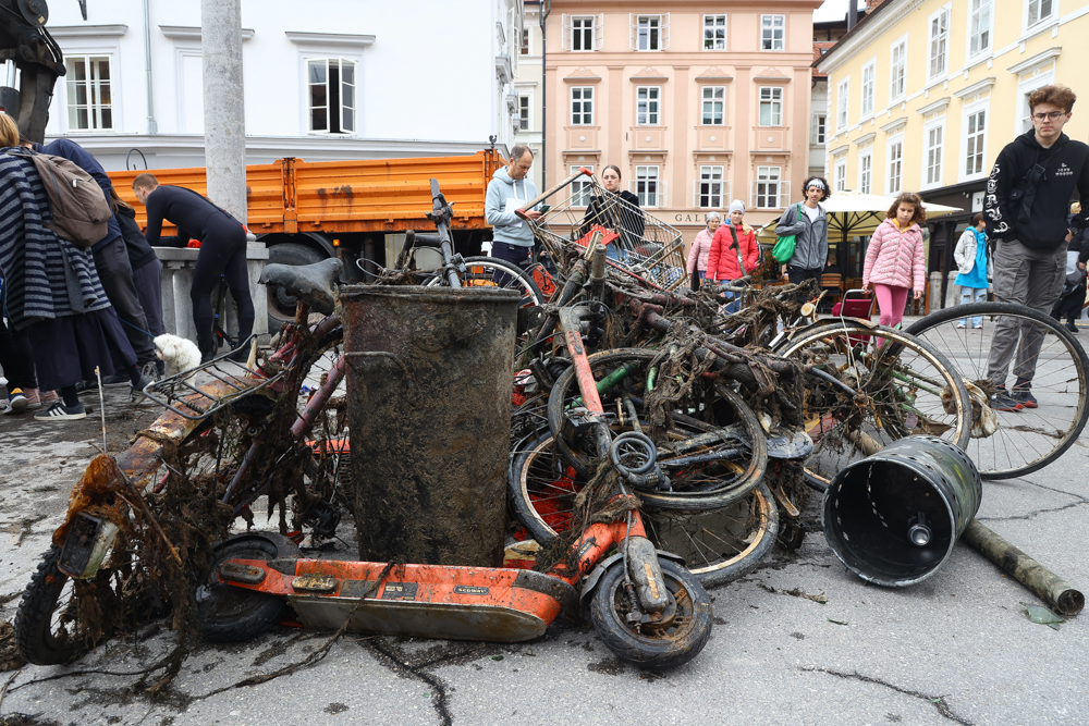 20220423 cistilna akcija Za lepso Ljubljano nrovan 002