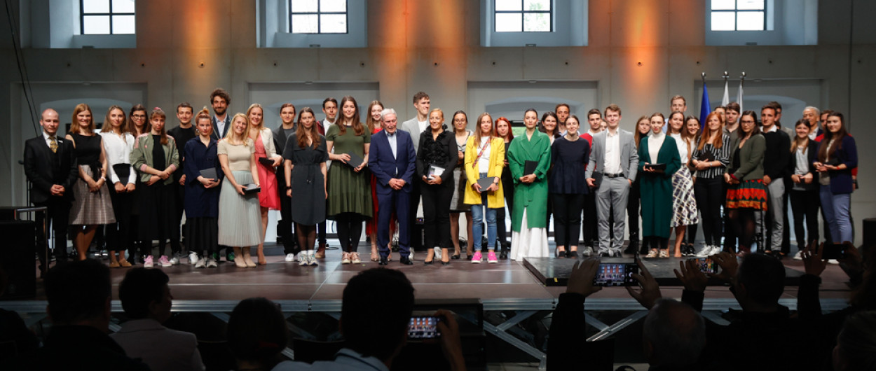 Utrinek s podelitve štipendij 2022/23. Foto: N. Rovan