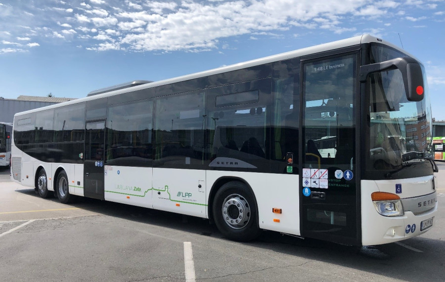 Avtobusi so nizkopodni in dostopni tudi osebam z oviranostmi. Foto: LPP