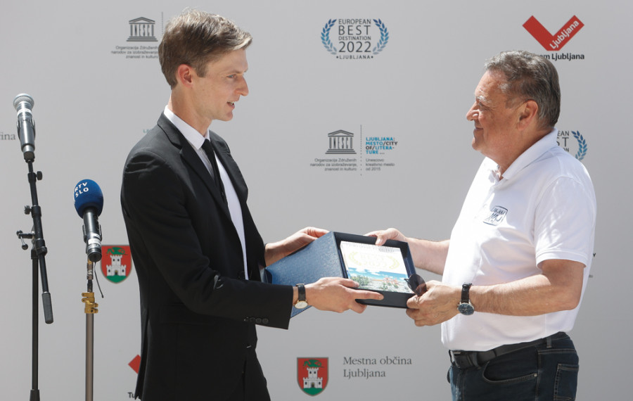 župan je prevzel nagrado European Best Destination 