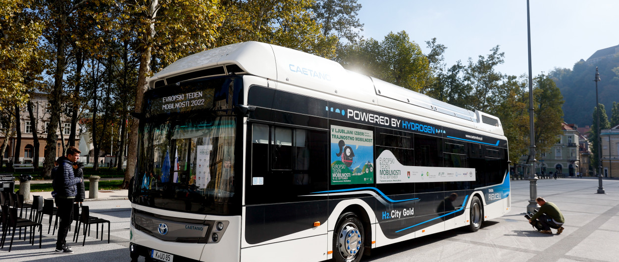 20220922 predstavitev avtobusa na vodik nrovan 001