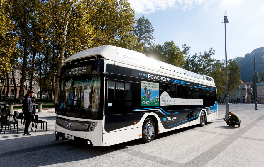 20220922 predstavitev avtobusa na vodik nrovan 001
