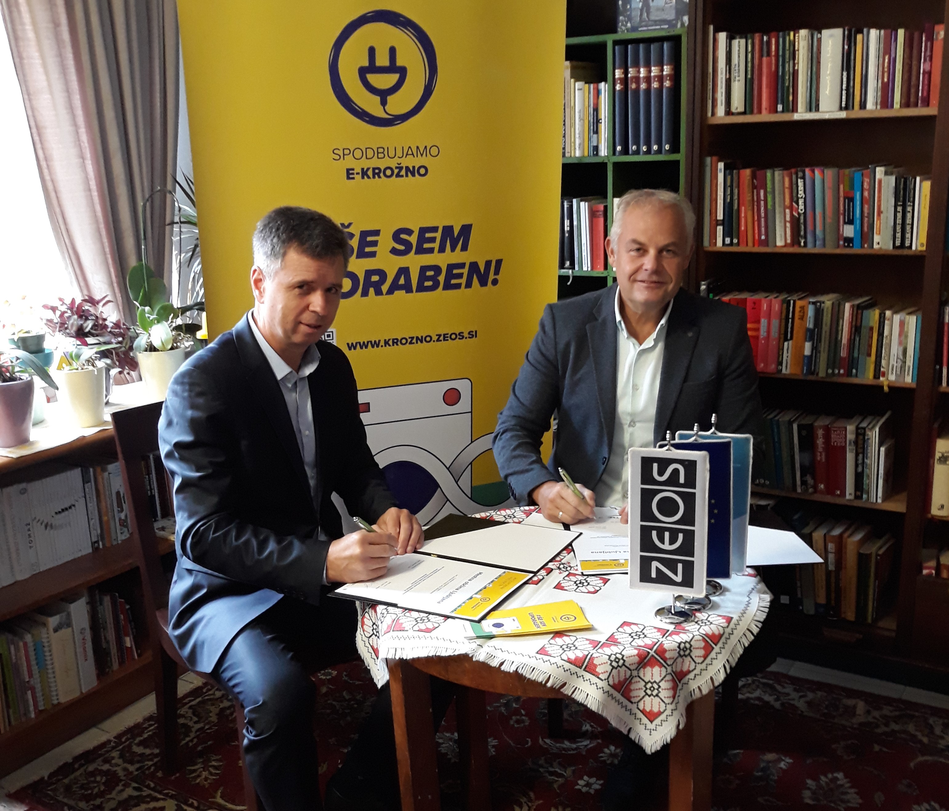 20221005 Otvoritev kotickov za oddajo el2. aparatov Povsetova in CPU foto Arhiv MOL 102909