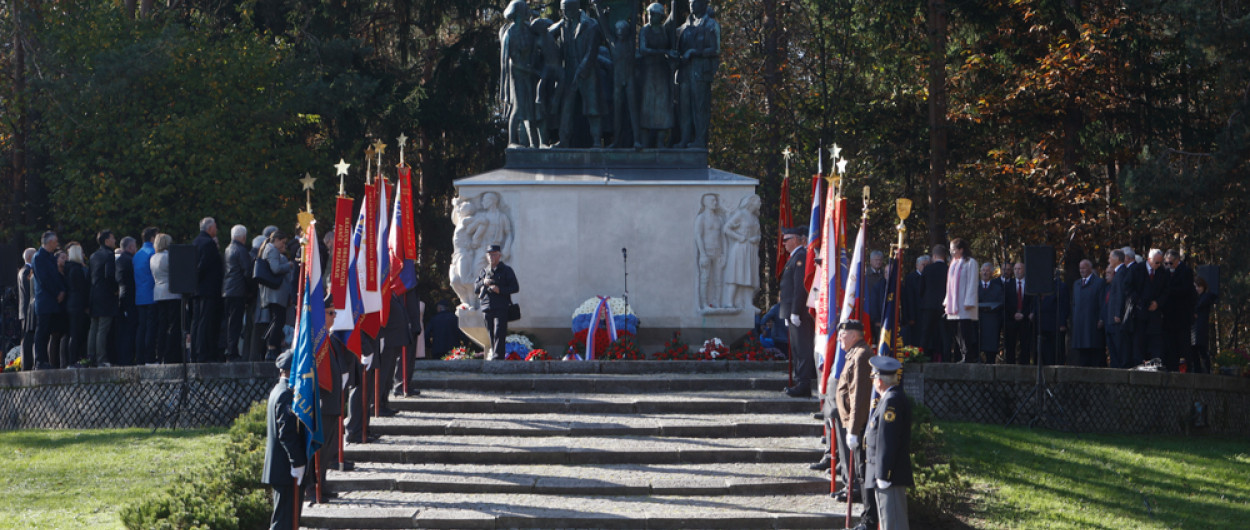 Spominska slovesnost na Urhu. Foto: N. Rovan