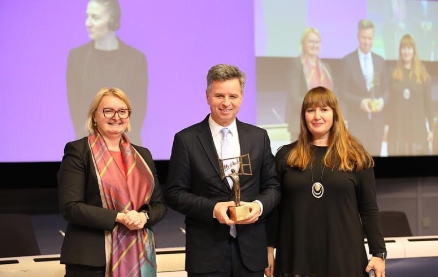 Priznanje Access City Award je prevzel podžupan Dejan Crnek. Foto: arhiv MOL