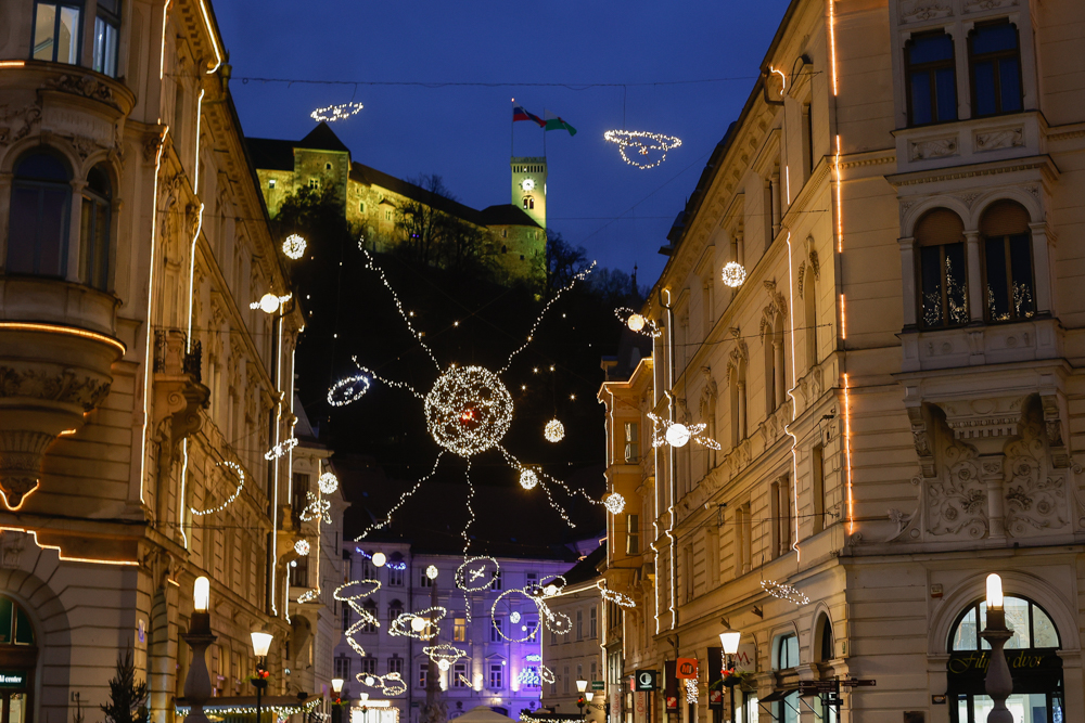 20221129 praznicna osvetlitev nrovan 029