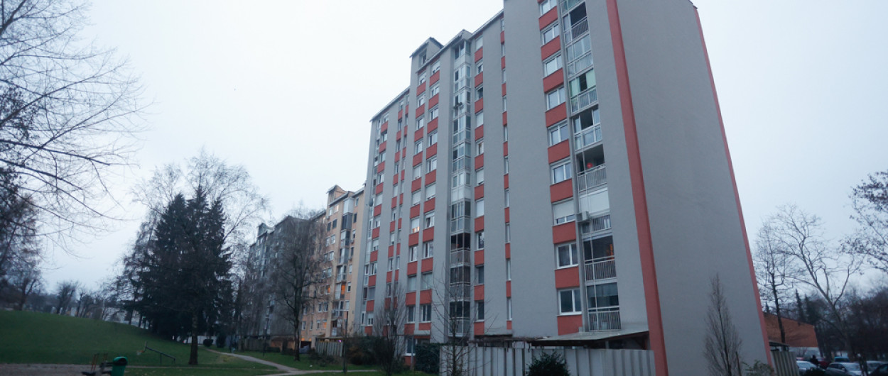 blok na Rašiški ulici 1
