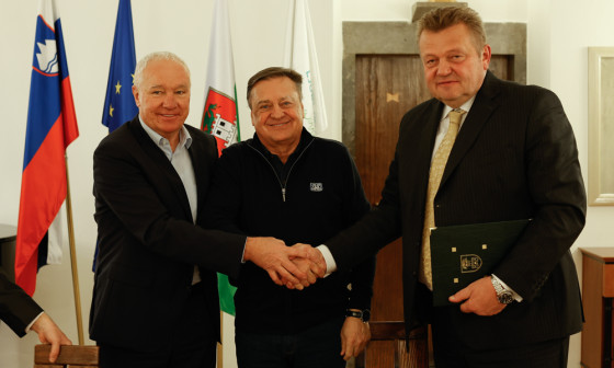 Direktor Energetike Ljubljana Samo Lozej, župan Mestne občine Ljubljana Zoran Janković in direktor družbe ELES Aleksander Mervar. Foto: N. Rovan