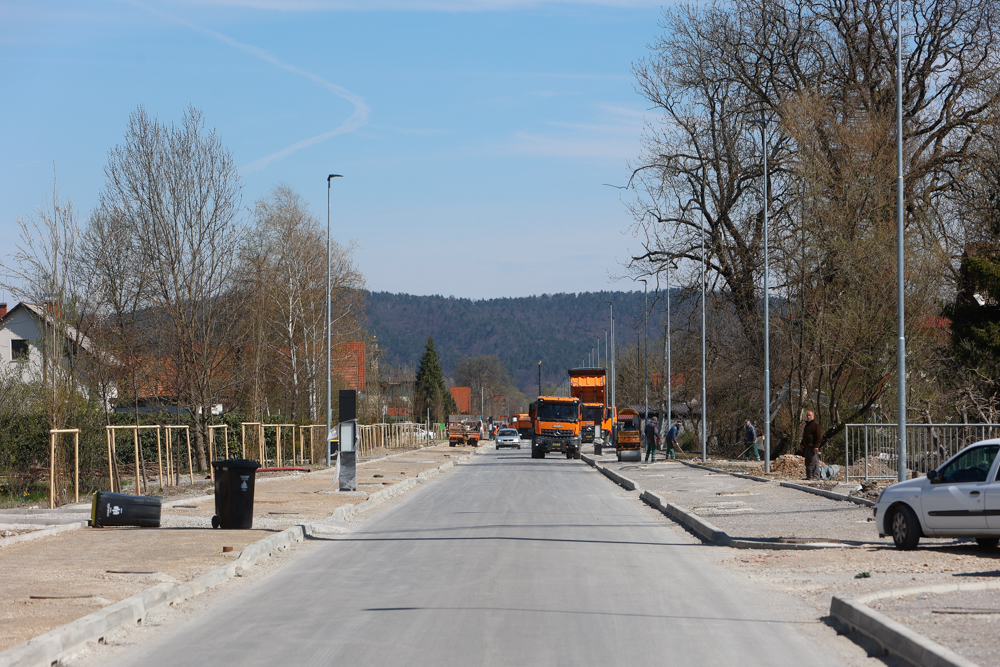 20230404 prenova ceste v crni vasi nrovan 006