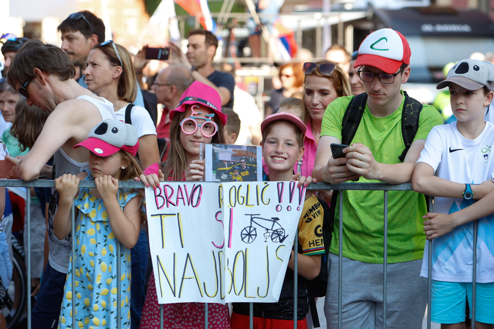 20230619 sprejem Primoza Roglica nrovan 001
