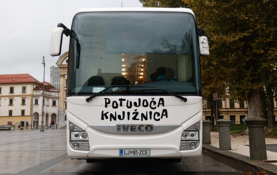 Novi bibliobus