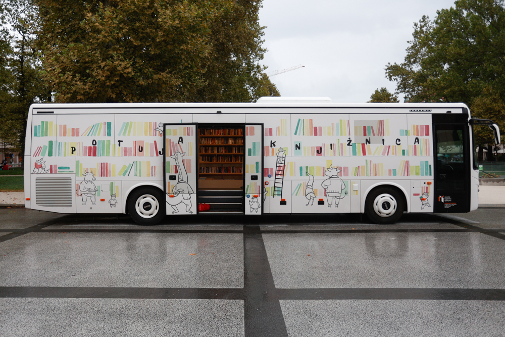 20230829 otvoritev novega bibliobusa nrovan 36
