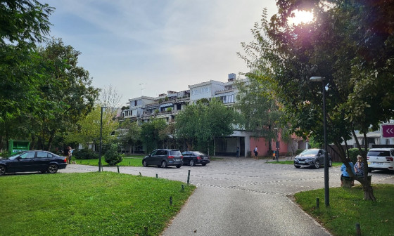 med bloki na ulici bratov učakar