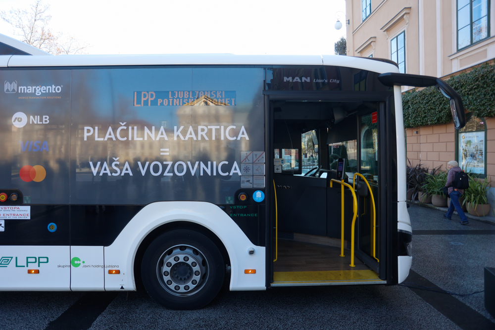 20231129 predstavitev digitalne placilne resitve na avtobusih nrovan 010