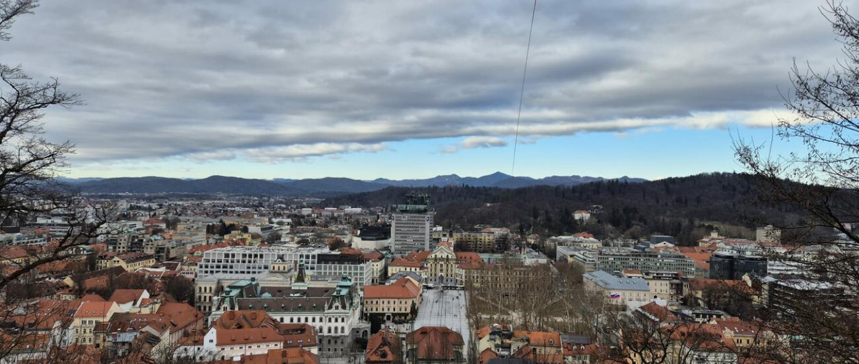 prelet helikopterja na Grajskem griču