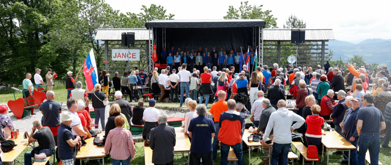 Spominska slovesnost na Jancah. Foto: N. Rovan