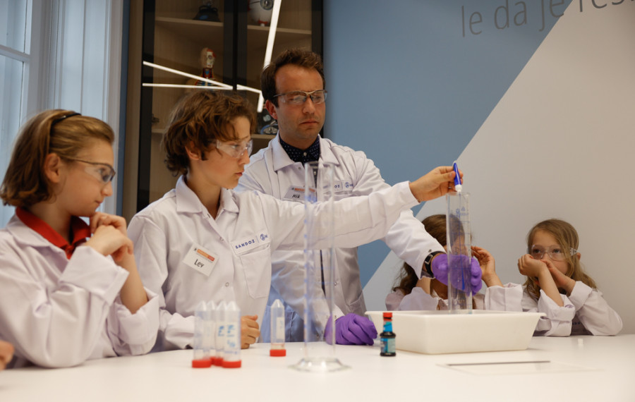Eksperiment v laboratoriju. Foto: N. Rovan