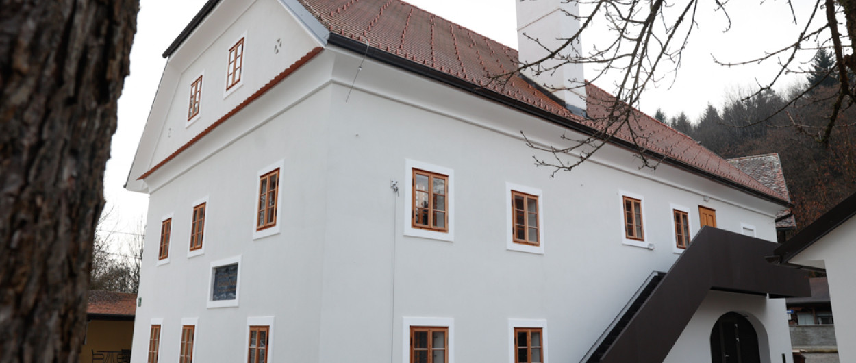 prenovljena Vodnikova domačija