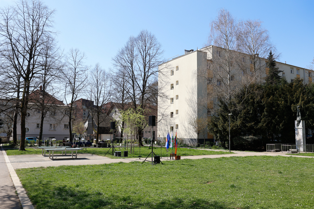 20250403 otvoritev parka Ade Skerl in Sonje Plaskan nrovan 001