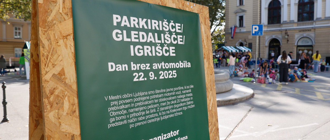  parkirišče gledališče igrišče 