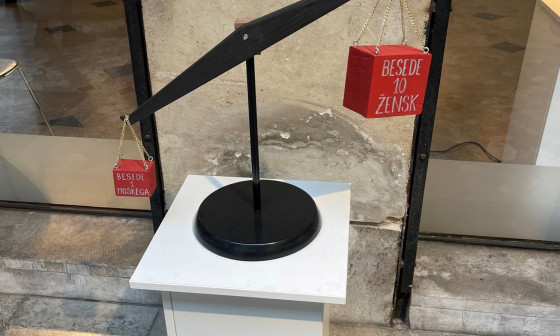 moško-ženska tehtnica