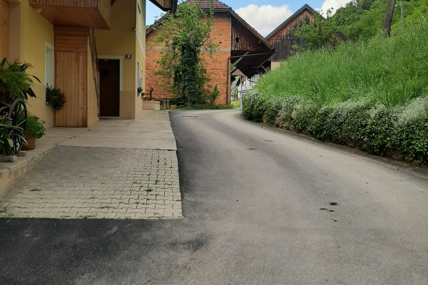 Saniran del ceste pri Rašici 16. Foto: arhiv MOL