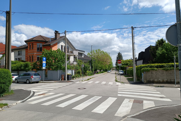 2.c Trnovo Znizanje robnikov na kriziscu Staretove ulice in Mivke