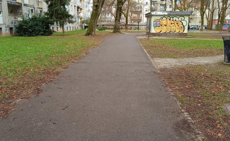 Asfaltirana pot v parku Kristanova Streliska. Foto: arhiv