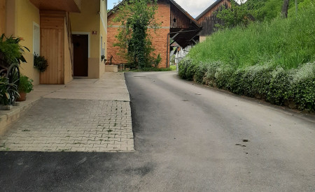 Saniran del ceste pri Rašici 16. Foto: arhiv MOL