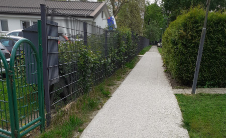V letu 2022 smo uredili pešpot pri dostopu do vrtca Zarja na Reski 31. Foto: arhiv MOL
