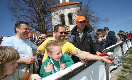 Ob otvoritvi vodovoda na Šmarni gori, 5. april 2008, foto: Miha Fras