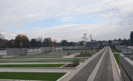 Grobna polja in pogled na kolumbarij, foto: arhiv MOL