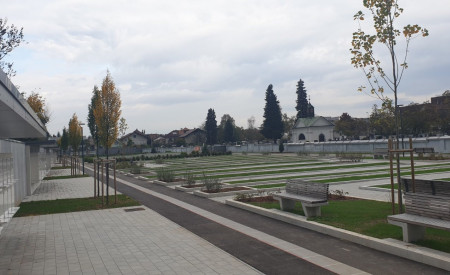 Grobna polja in pogled na kolumbarij, foto: arhiv MOL