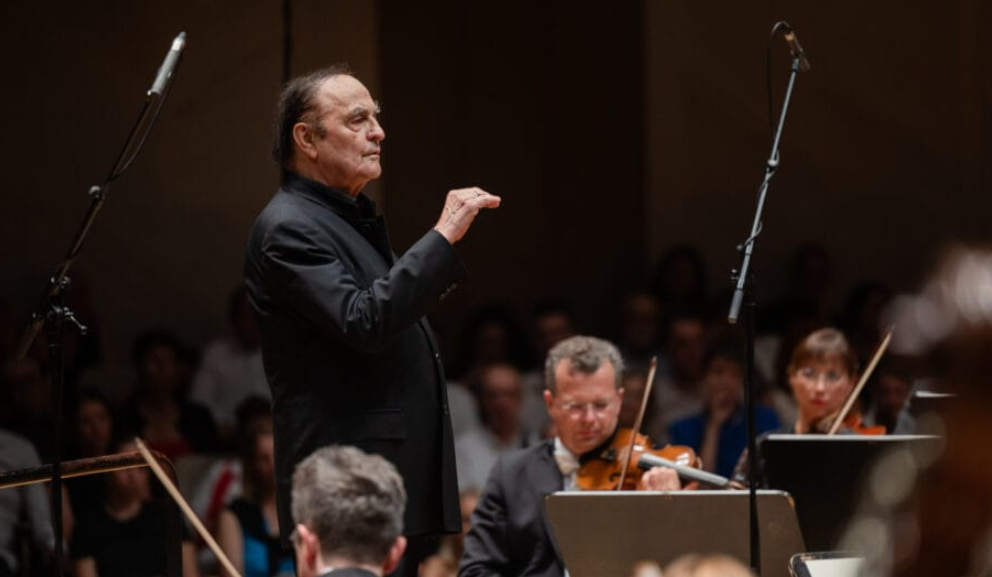 Benjamin Britten VOJNI REKVIEM dirigent CHARLES DUTOIT