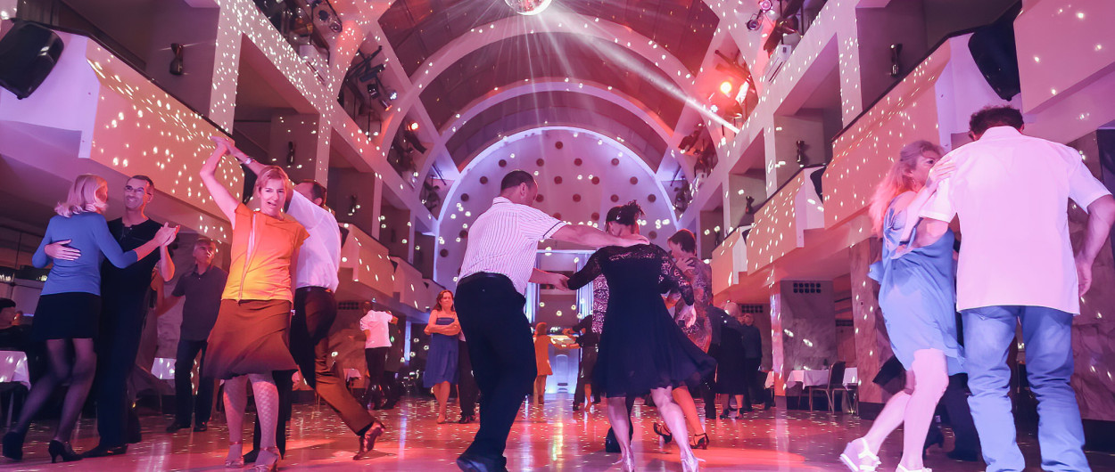 Ples v Festivalni dvorani. Foto: Pionirski dom