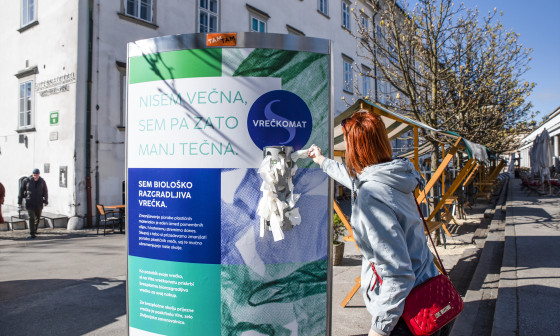 Vrečkomat na Osrednji ljubljanski tržnici. Foto: Zavarovalnica Vita